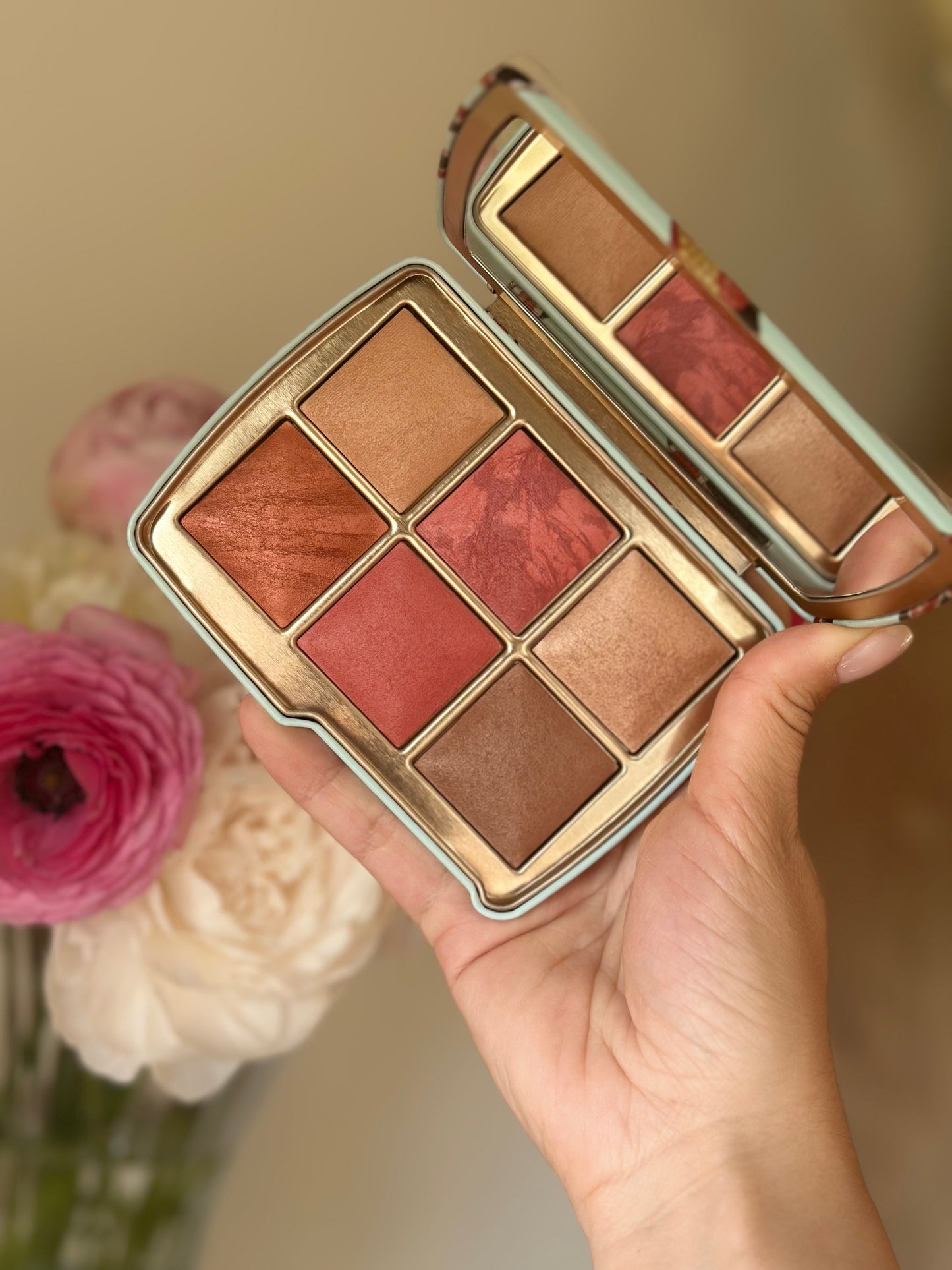 Hourglass Ambient Lightning Palette