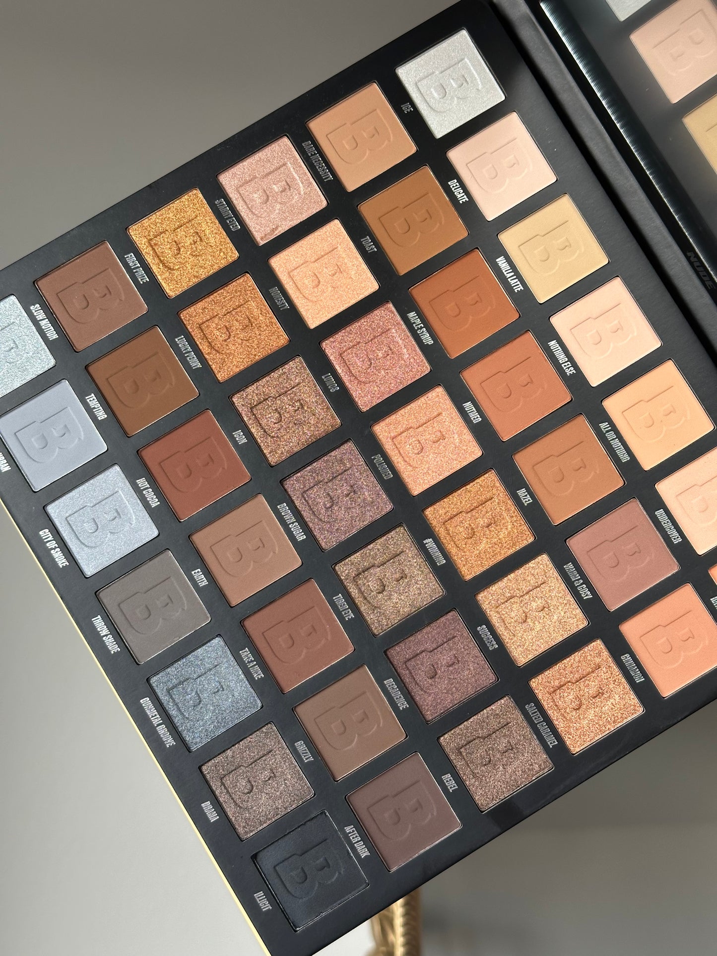 By Bay - NUDE Eyeshadow Palette