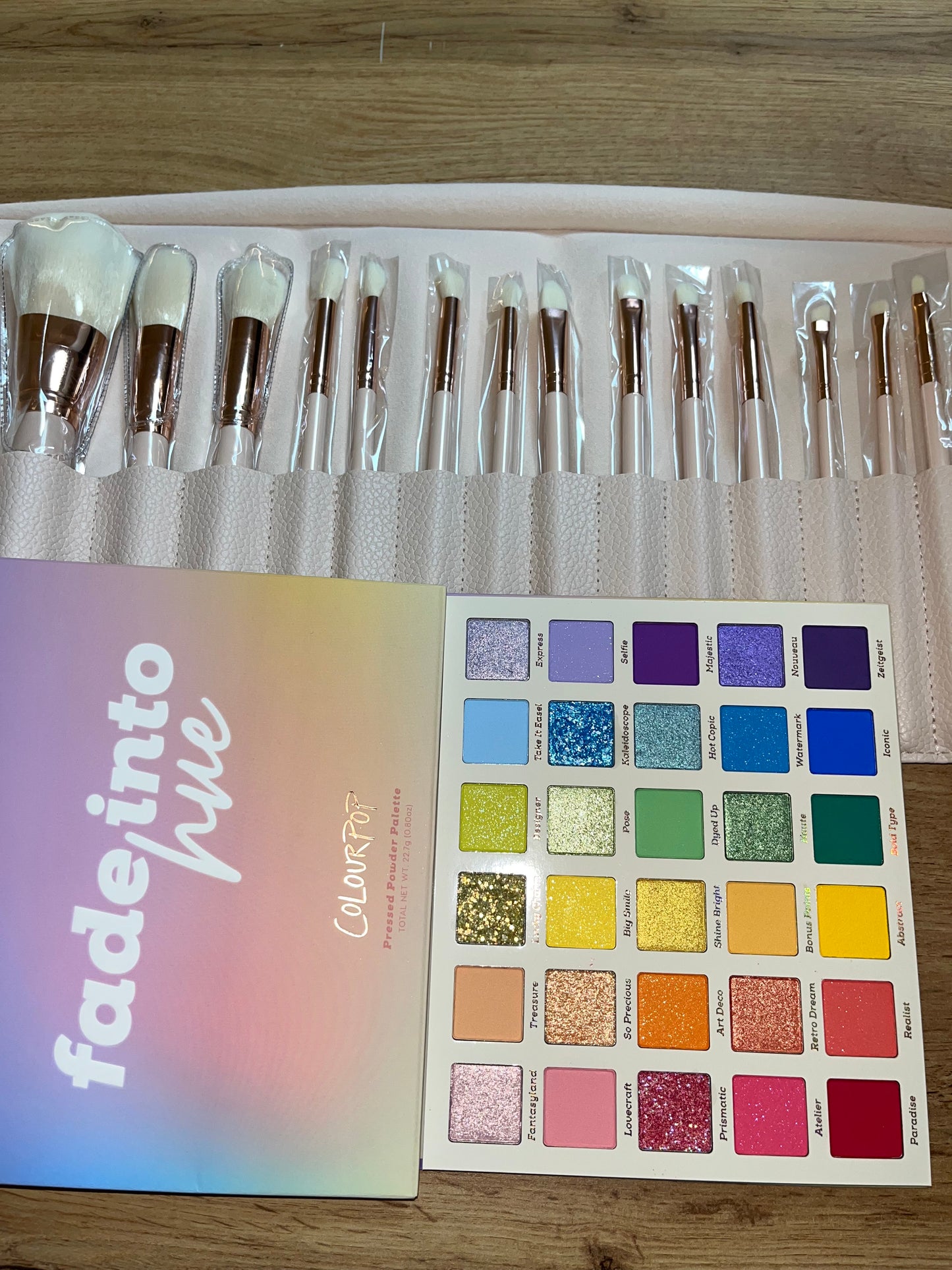 Colourpop fade into hue palette + brusha