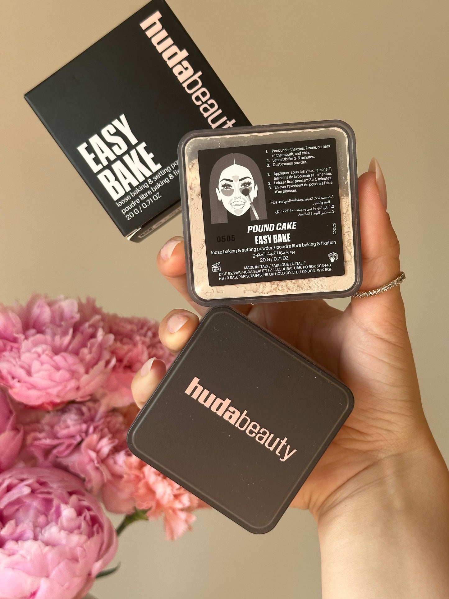 Huda Beauty - Easy Bake Setting Powder