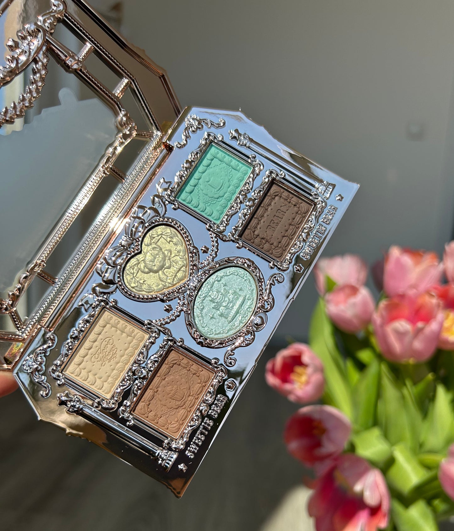 Flower Knows The Sweetie Bear 6 Color Makeup Palette