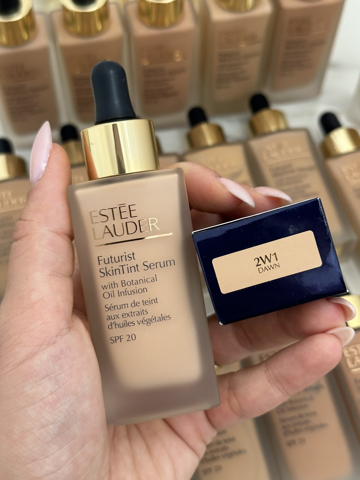 Estee Lauder - Futuristic SkinTint Serum