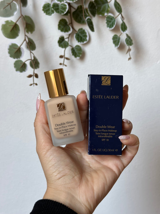 Este Lauder - Double Wear Foundation