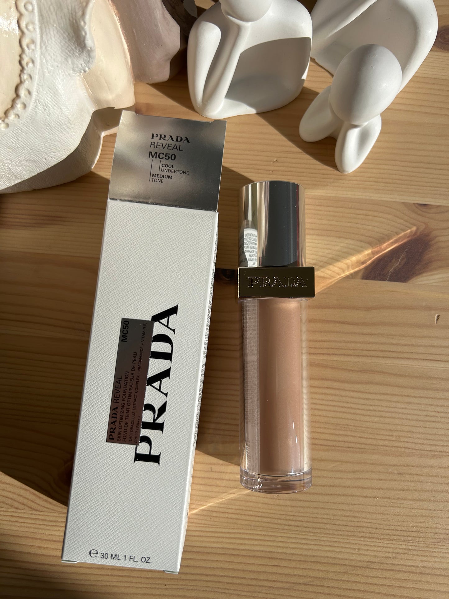 Prada Reveal Skin optimizing foundation