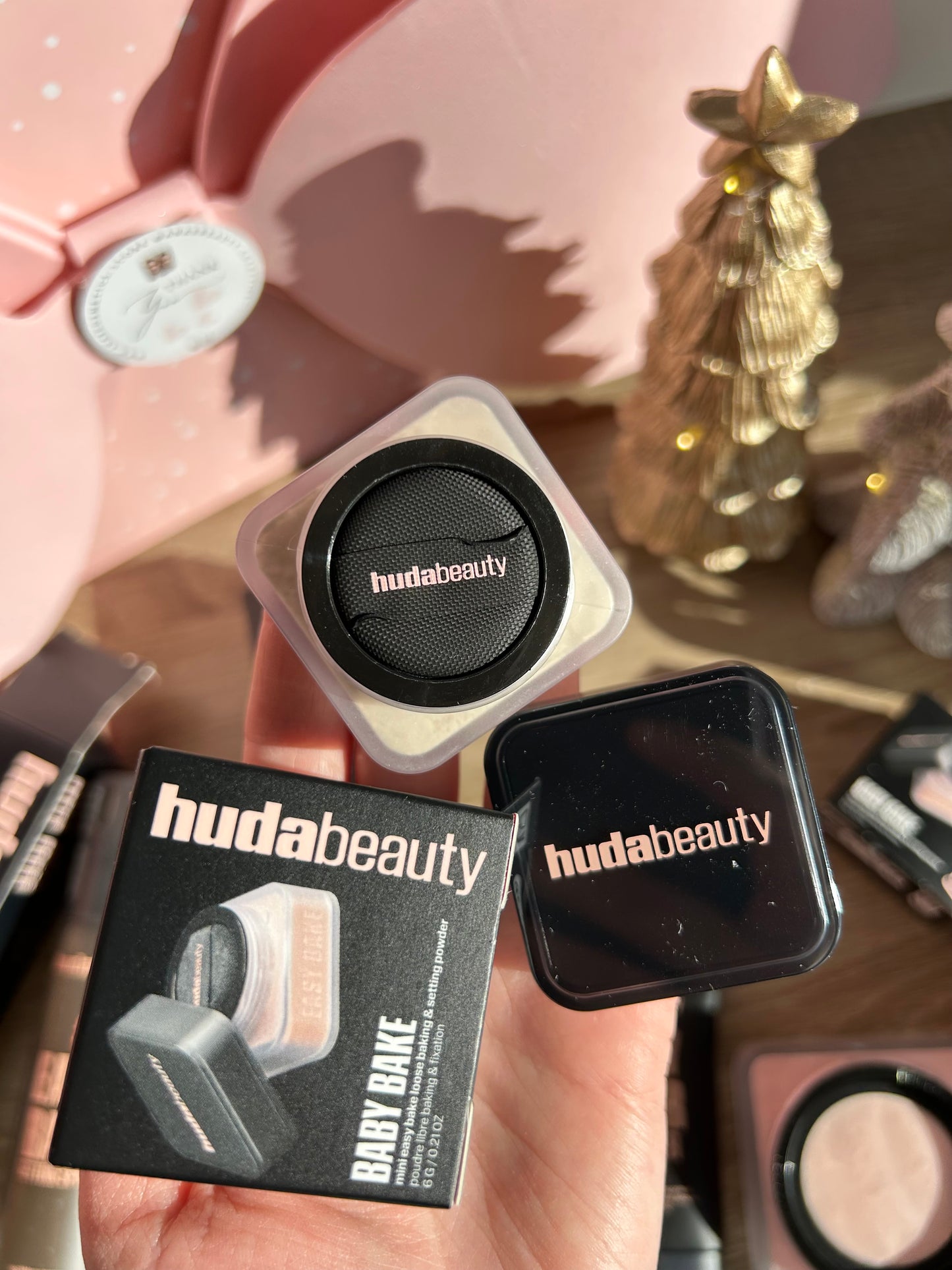 HUDA BEAUTY  Mini Easy Bake Loose Baking & Setting Powder