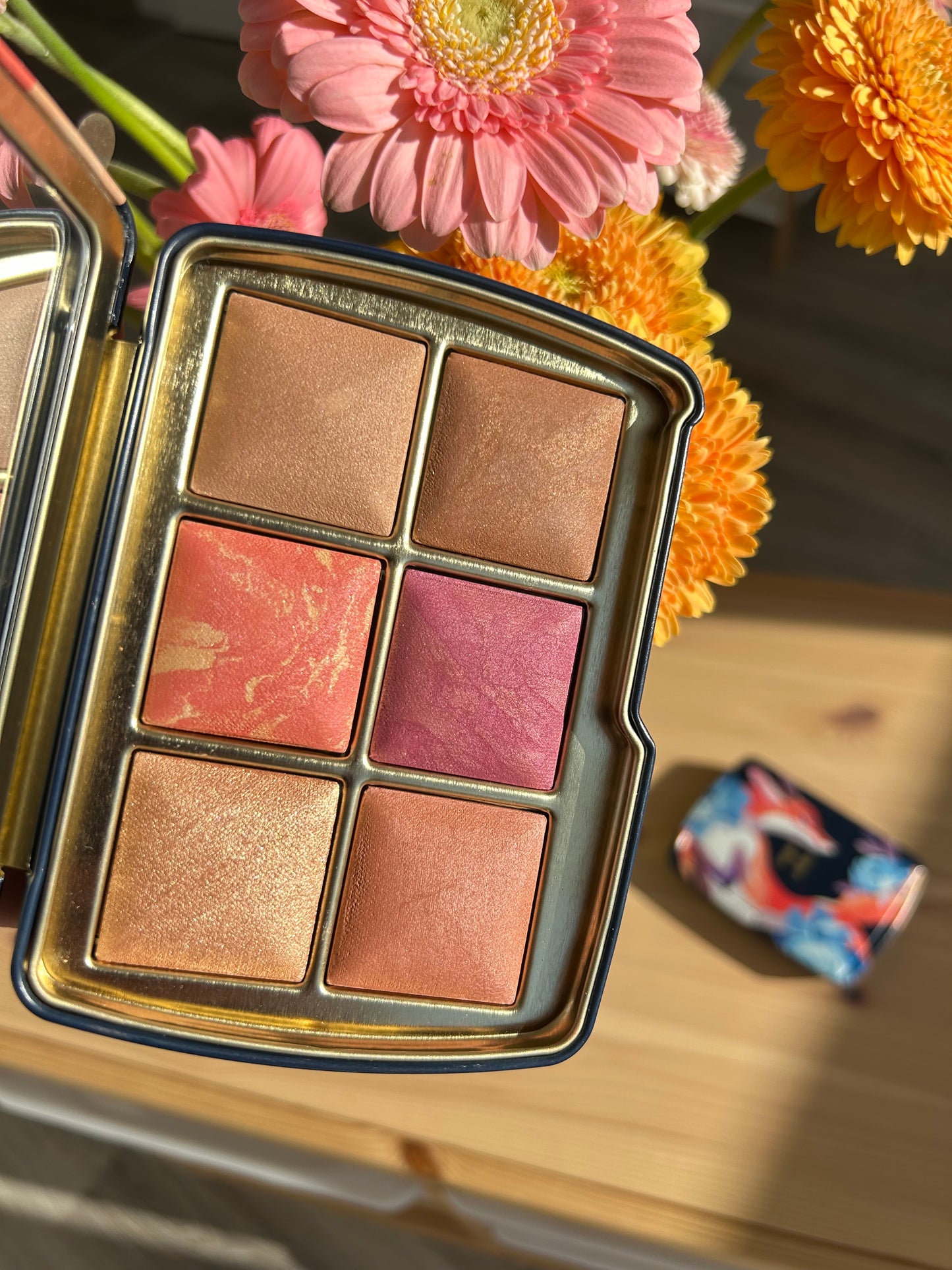 HOURGLASS AMBIENT - FOX