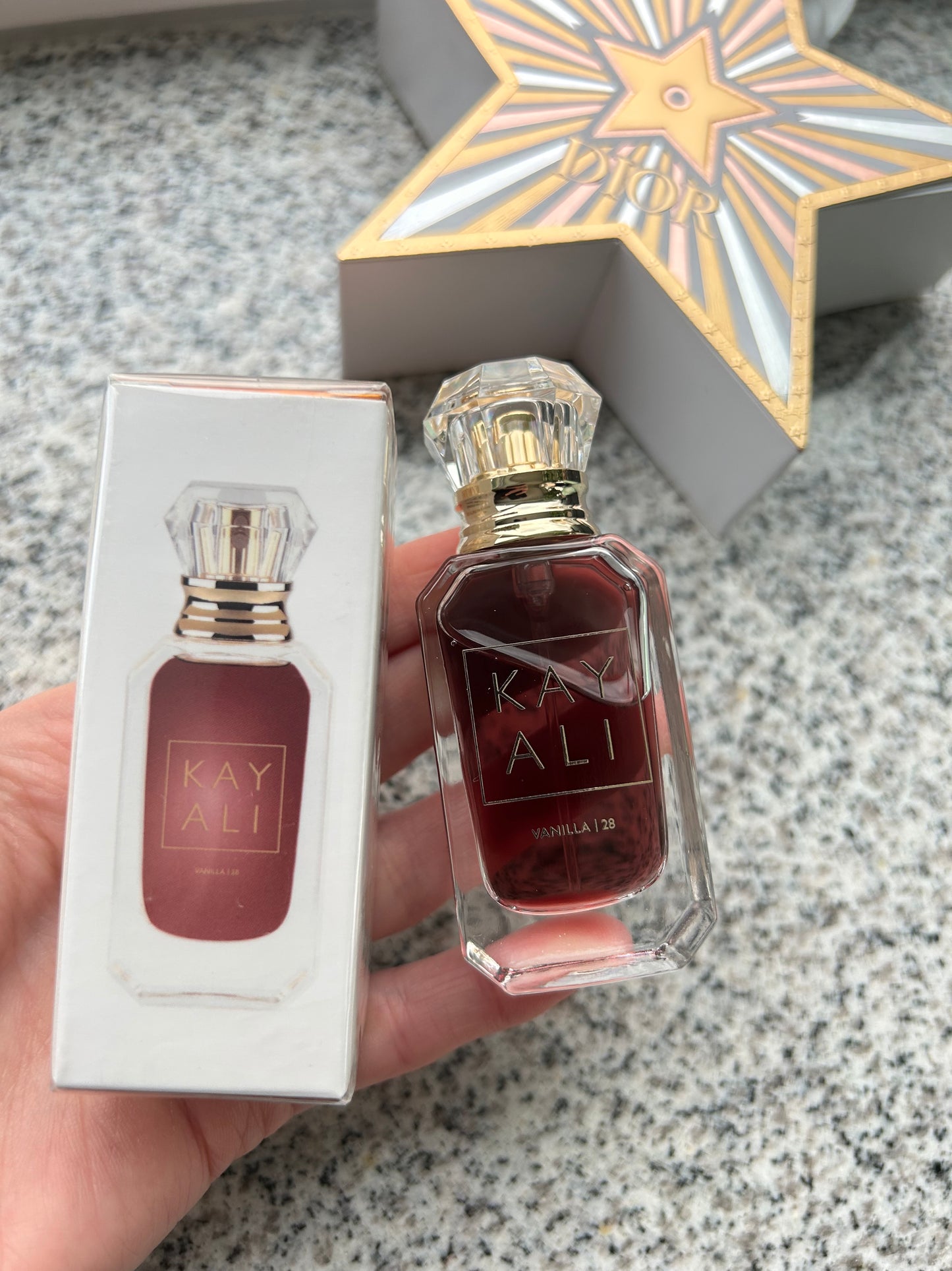 KAYALI 
VANILLA | 28 Eau de Parfum