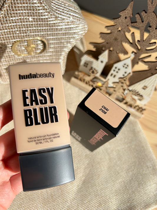 Huda Beauty - Easy Blur Foundation