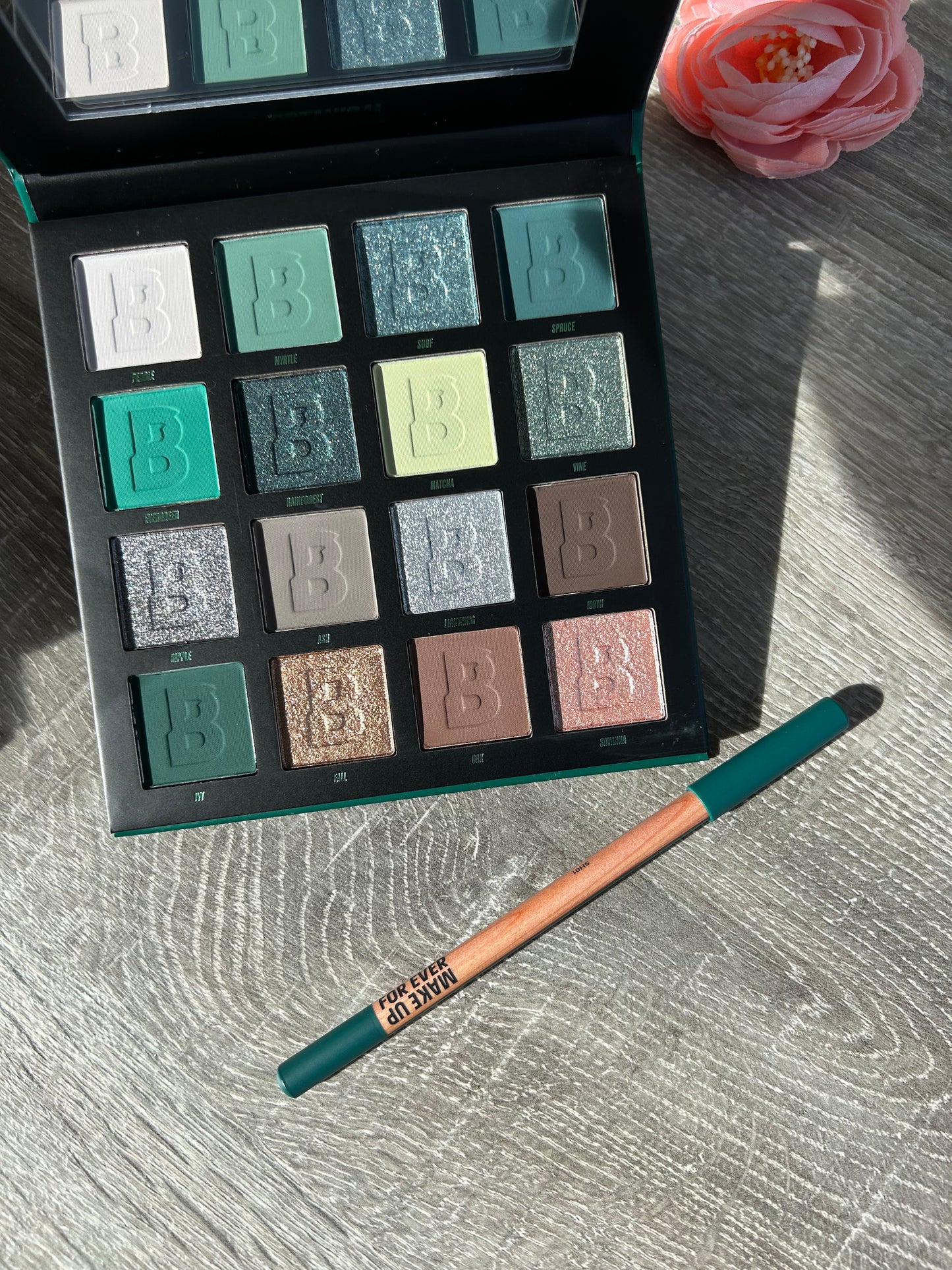 By BEAUTY BAY 16 Colour Palette