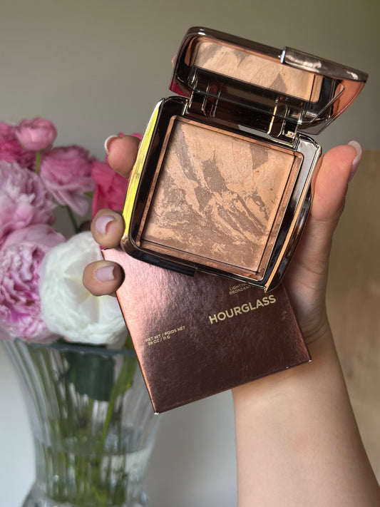 Hourglass Ambient Lightning Bronzer