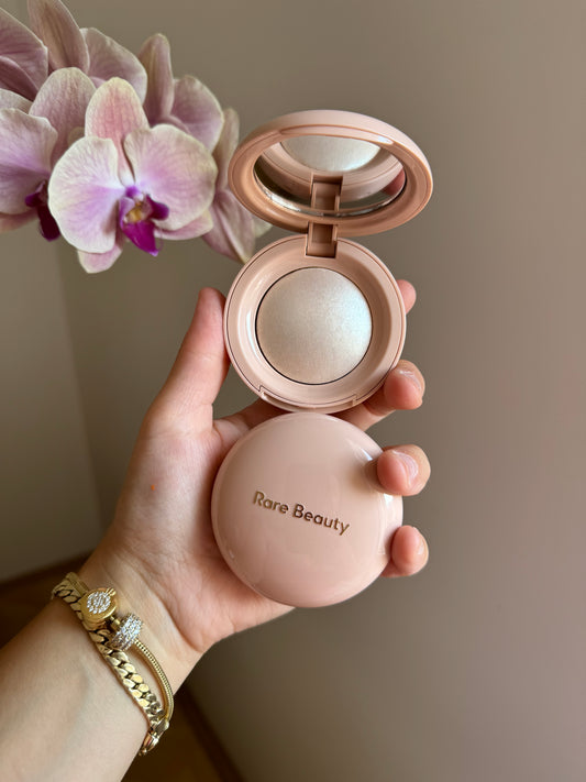 Rare Beauty silky touch highlighter