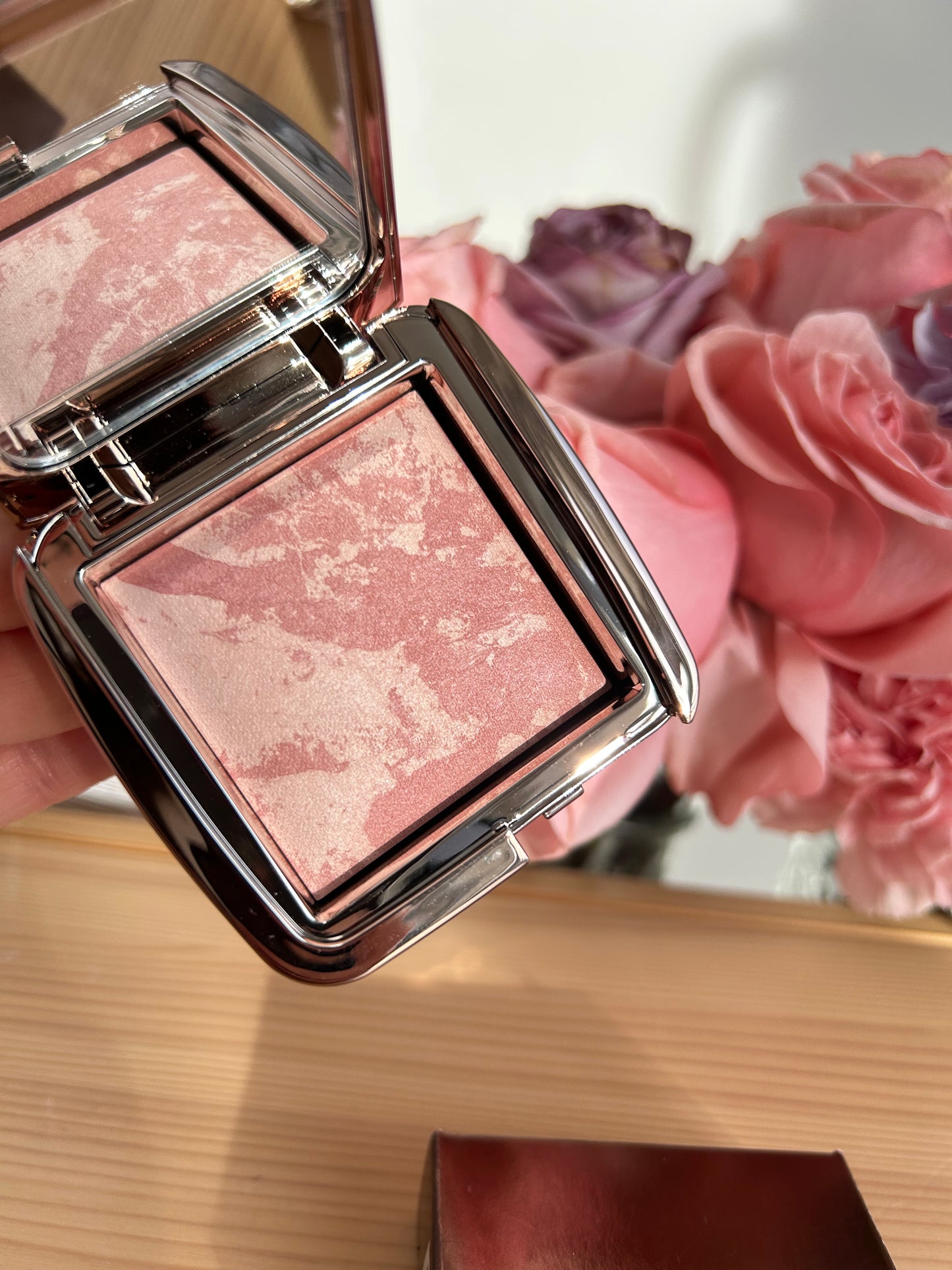 HOURGLASS AMBIENT™ LIGHTING BLUSH