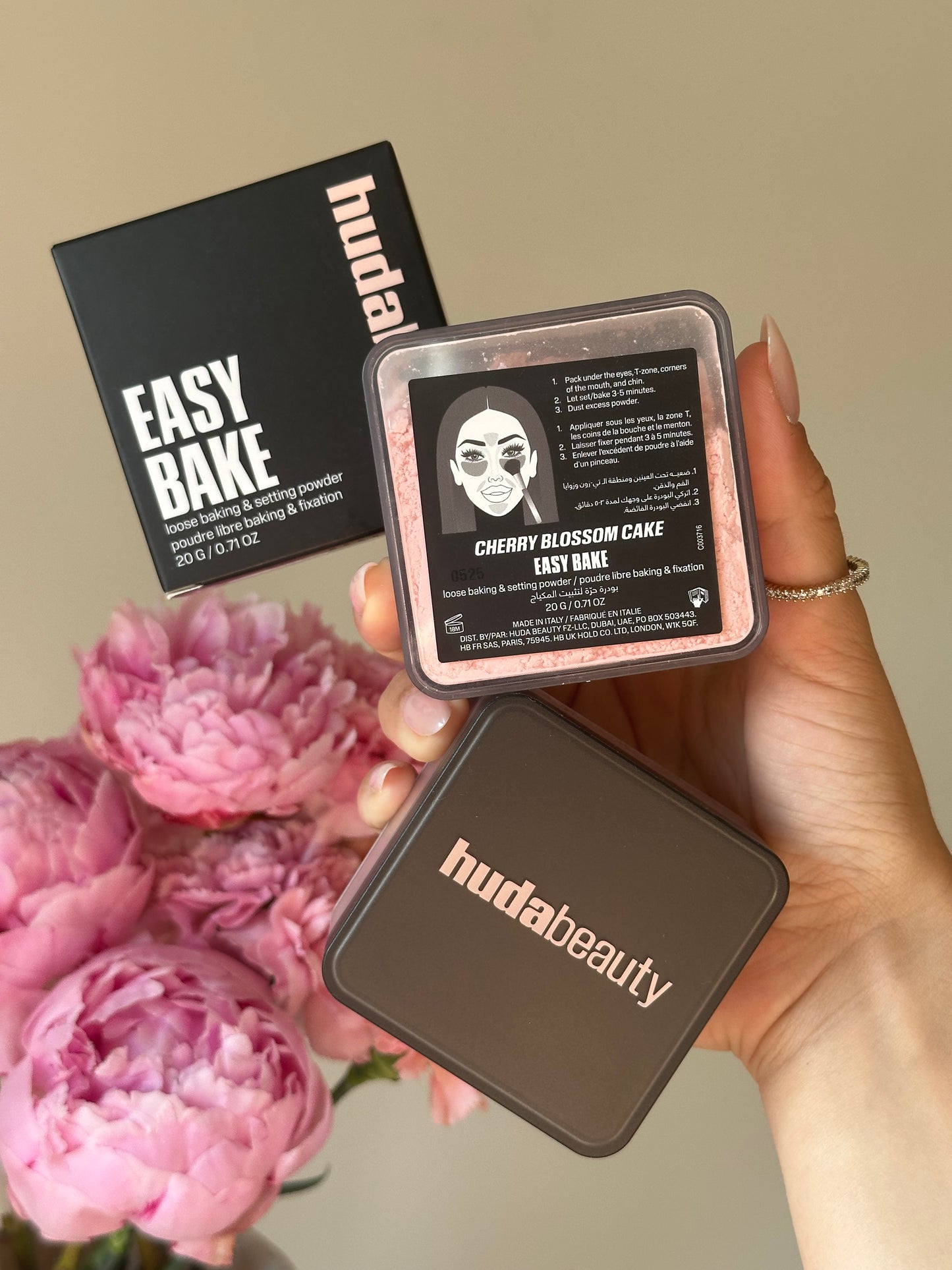 Huda Beauty - Easy Bake Setting Powder