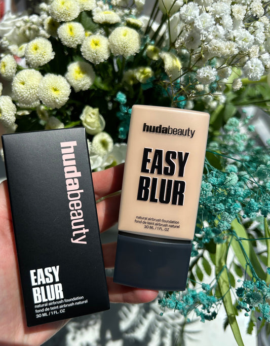 Huda Beauty EASY BLUR NATURAL AIRBRUSH FOUNDATION WITH NIACINAMIDE