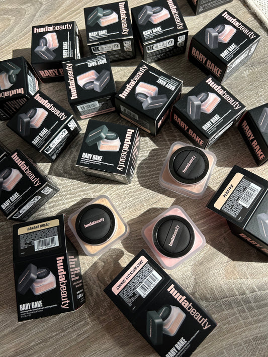 HUDA BEAUTY  Mini Easy Bake Loose Baking & Setting Powder
