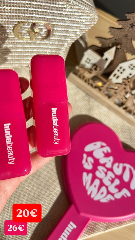 Huda Beauty - Faux Filler Blush