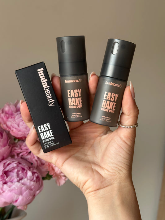 Huda Beauty - Easy Bake Settinf Spray 30ml